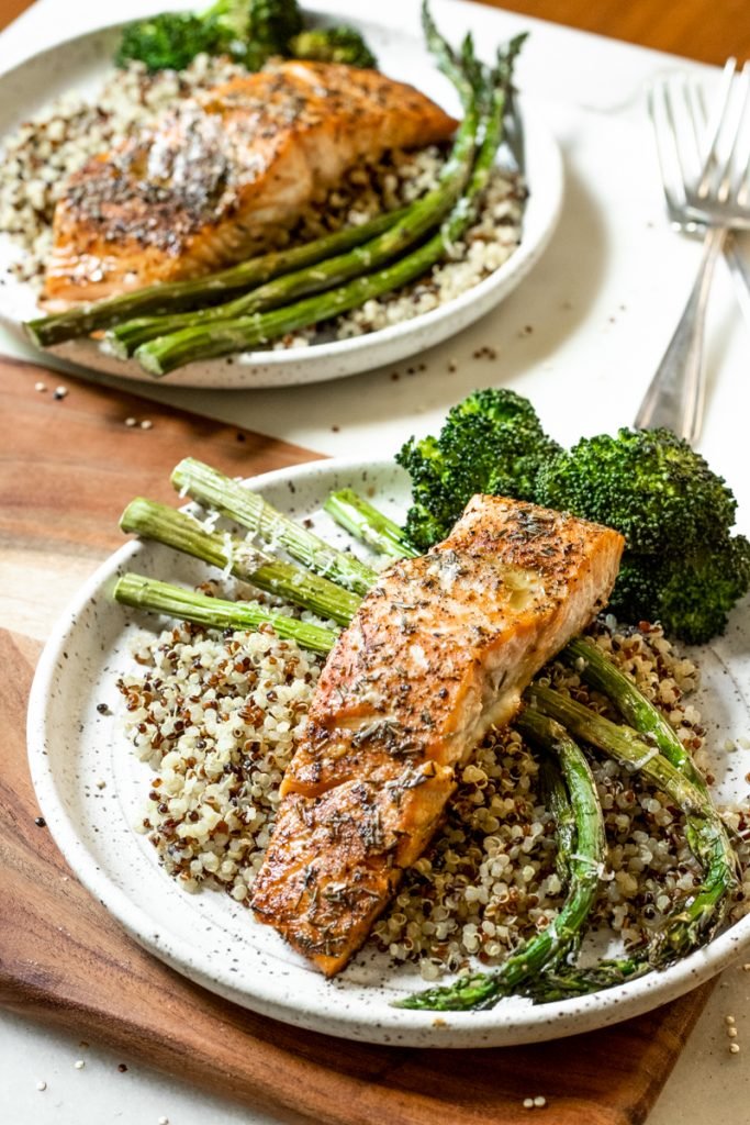 Baked Salmon with Steamed Broccoli